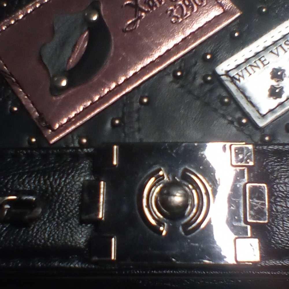 Hand Bag - Picture 3 of 7